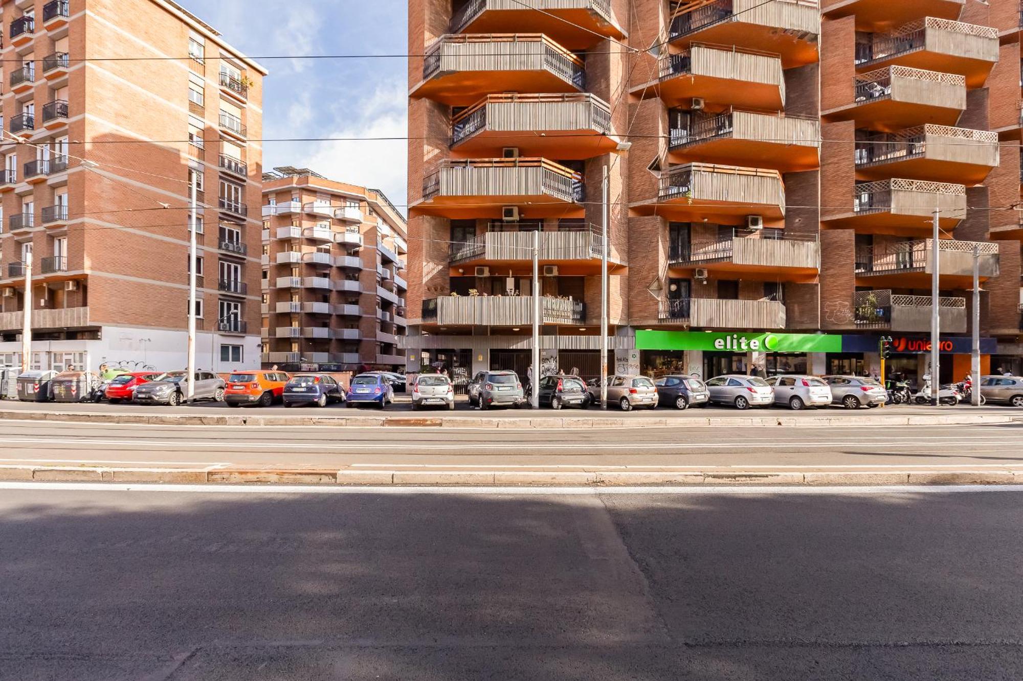 Trastevere-Royal Orchid Apartment Рим Екстериор снимка